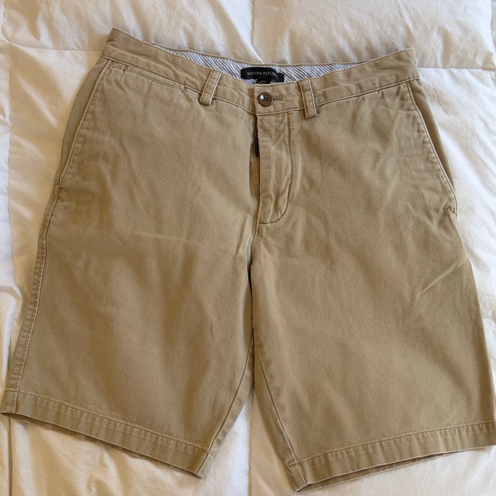 Banana Republic Khaki Chino Women’s Shorts